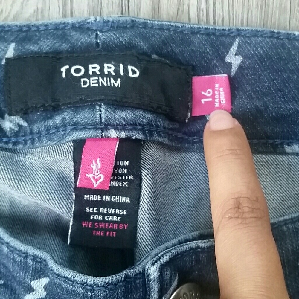 Torrid denim jeans with lighting bolts - Picture 4 of 5